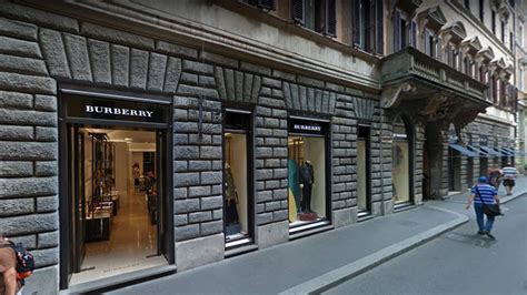 Via Condotti è troppo cara: così Burberry lascia la via